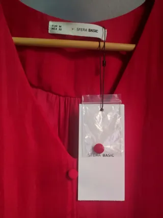 Blusa sin mangas color burdeos