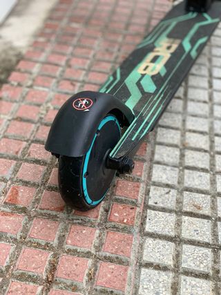 Patinete eléctrico infantil