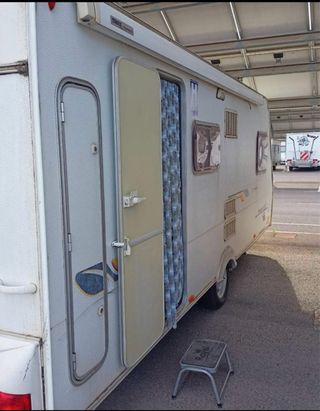 Caravana Sterckeman modelo 526 CE con 3 ambientes