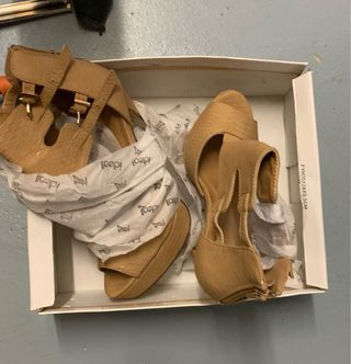 Zapatos de tacón beige