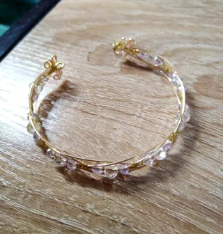 Bracciali lavorati a mano con cristalli di vetro