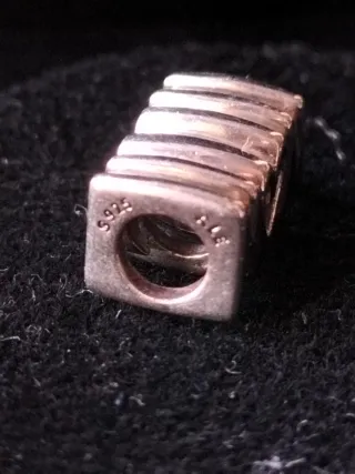 Charms Pandora Plata 925 Letras A,D,J y M&M