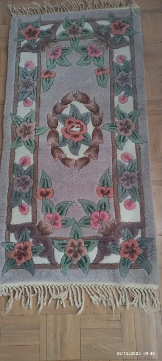 Alfombra de lana pie de cama