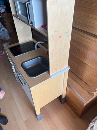 Cocinita de madera para niños