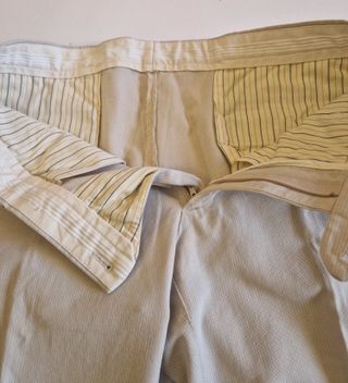 Pantaloni sartoriali in cotone beige