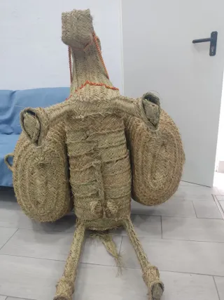 Burrito de esparto con alforjas