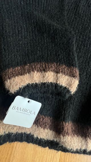 Jersey negro amplio detalles en marrón “Bambola”