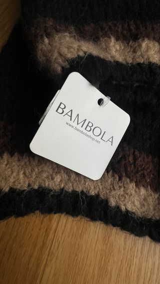 Jersey negro amplio detalles en marrón “Bambola”