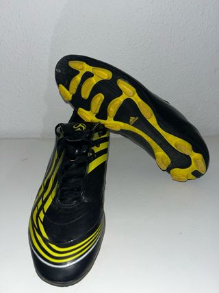 Zapatillas Fútbol Adidas F10 Negras y Amarillas