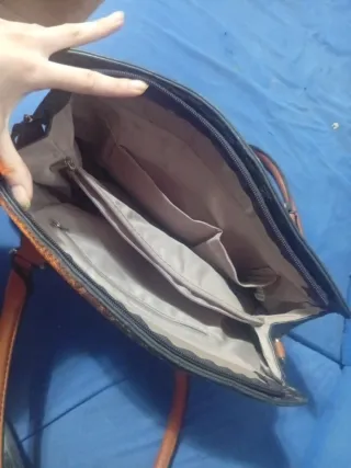 Bolso de mano con monograma