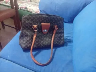 Bolso de mano con monograma