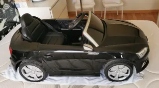 Coche Batería Audi Q8, en muy buen estado.