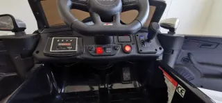 Coche Batería Audi Q8, en muy buen estado.