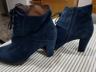 Botines de tacón azul