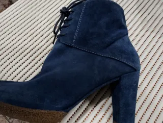 Botines de tacón azul