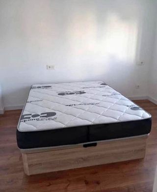 Letto a baldacchino nuovo, mai usato