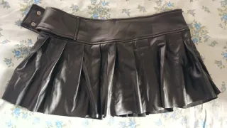 Falda mini cuero sintético negra T.M