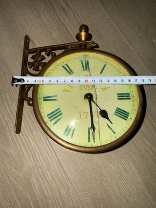 Reloj de Pared Victoria Estación tiene un cristal