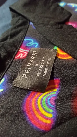 Camisa Negra Estampado Neón Talla M