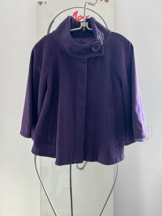 Capa Morada con mangas