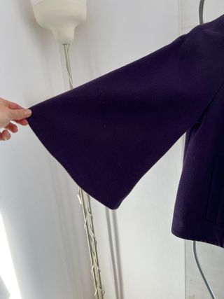 Capa Morada con mangas