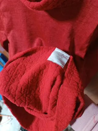 Camiseta térmica roja talla 5-6