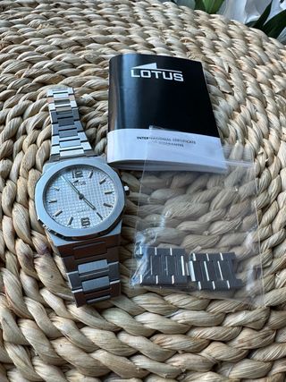 Reloj Lotus Correa Metálica Plata