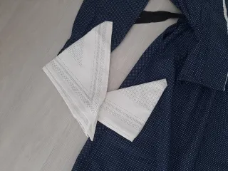 Traje de caserita azul con lunares blancos