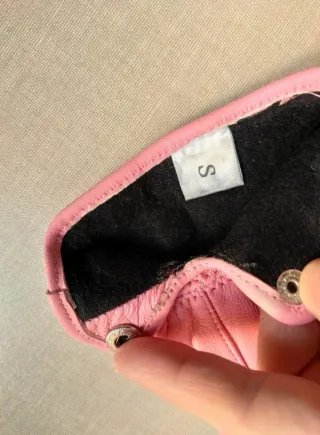 Guantes rosas para mujer