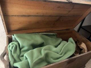 Baúl vintage tela y madera