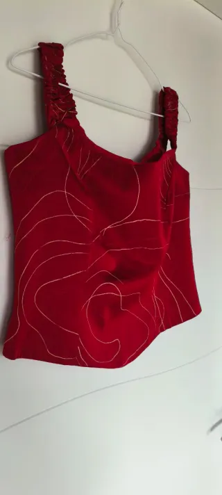 Top Rojo/Burdeos con Diseño