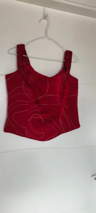 Top Rojo/Burdeos con Diseño