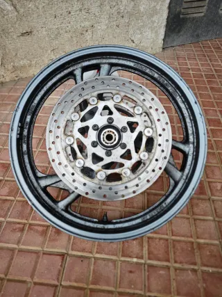 Yamaha TDM 850 3VD. Entera y piezas.