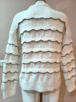 Jersey Zara blanco con detalles