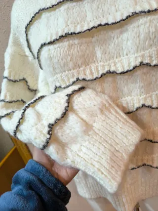 Jersey Zara blanco con detalles