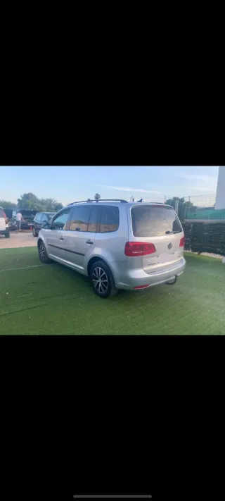 Volkswagen Touran 2011