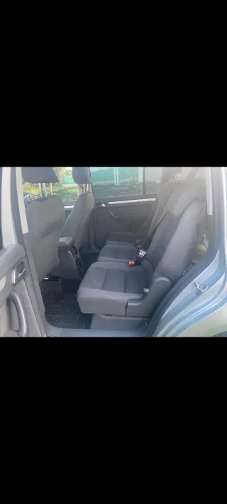 Volkswagen Touran 2011