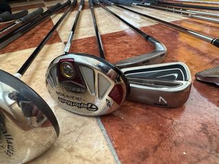 Juego de palos de golf completo.