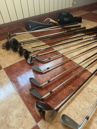 Juego de palos de golf completo.