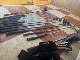 Juego de palos de golf completo.