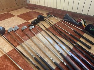 Juego de palos de golf completo.