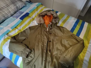 Parka Pull&Bear verde talla L