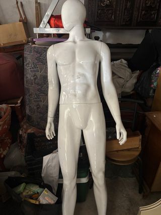 Maniquí blanco de cuerpo entero