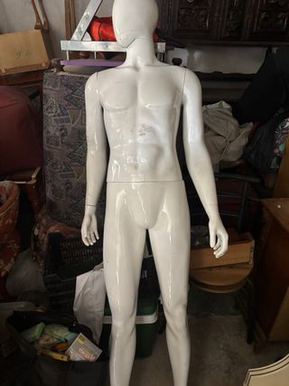 Maniquí blanco de cuerpo entero