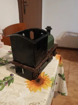 Locomotiva giocattolo vintage