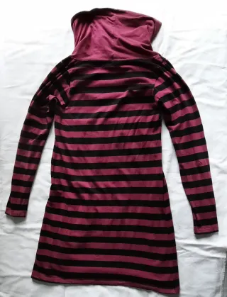 Vestido de rayas rosa y negro