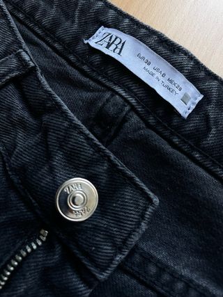 Pantalón vaquero recto Zara negro T.38