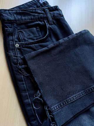 Pantalón vaquero recto Zara negro T.38