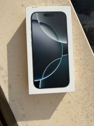 Caja iPhone 16 Pro
