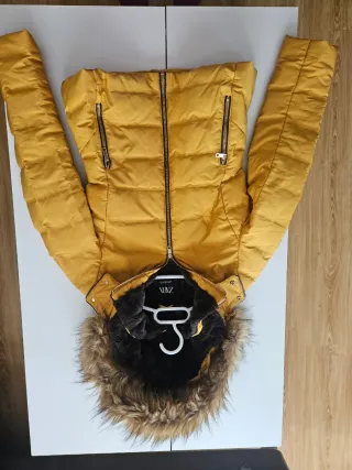 Abrigo Zara Mostaza con Capucha